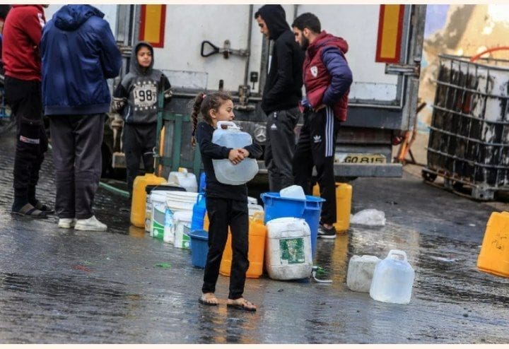 سكان غزة يموتون جوعا والحصول على المياه النظيفة "مسألة حياة أو موت"