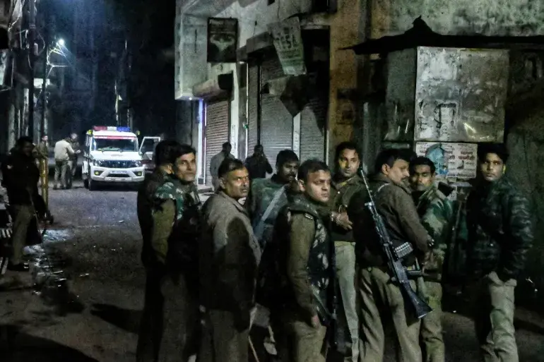 اعتقالات بعد مقتل مسلمين في أعمال عنف في مسجد في سامبهال الهندية