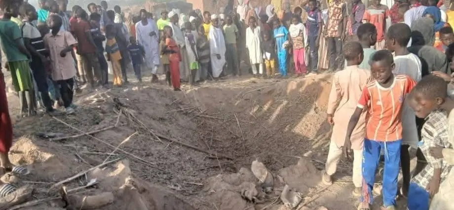 إصابة 15 سوداني جراء قصف جوي من الجيش السوداني بمخيم الحميدية
