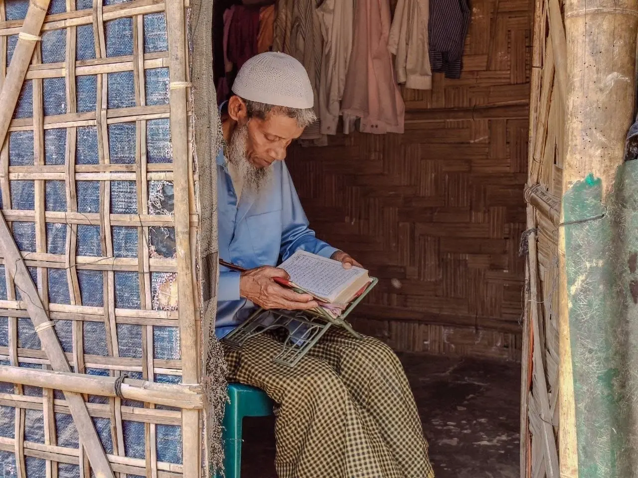 جولة حول العالم الإسلامي بالصور.. كفاح الروهينجا أمام قساوة مخيمات النزوح