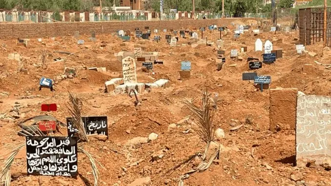 السودان ينقل رفات ضحايا الحرب من المقابر المؤقتة في الخرطوم قبل موسم الأمطار