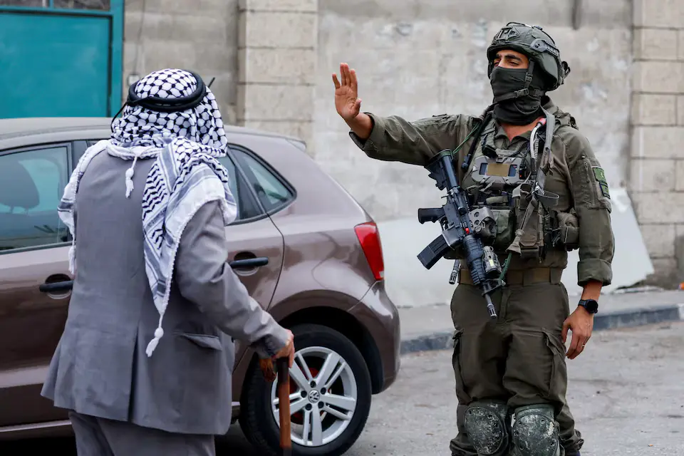 الاحتلال يهجّر نحو 5 آلاف فلسطيني من الخليل ويواصل حصار أحيائها لليوم السادس.. والأمم المتحدة تحذّر من تطهير عرقي