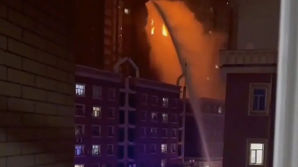 221126174048 02 urumqi fire protests