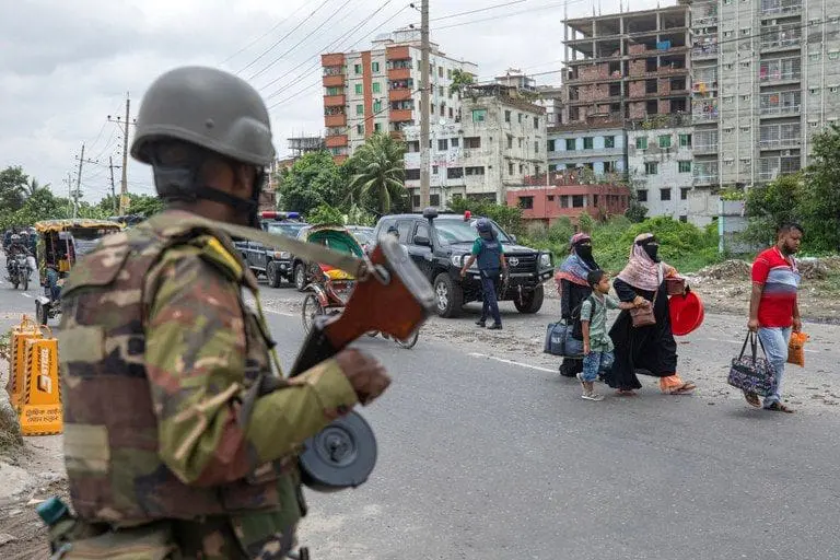 ضحايا إطلاق النار يملؤون مشرحة مستشفى في بنغلاديش وتخفيف لانقطاع الإنترنت 3 IMG 20240726 123000 456