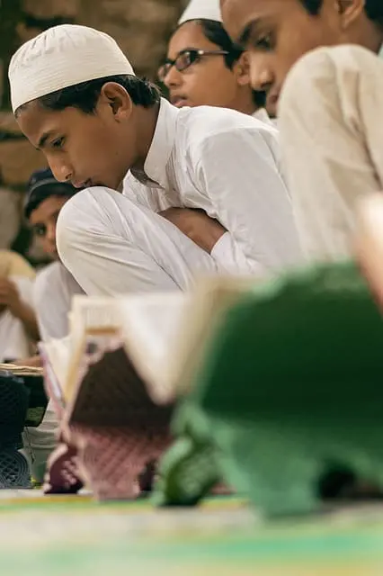 muslim boy 4525824 640
