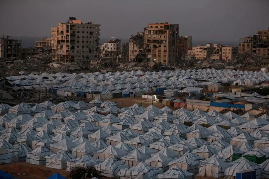 «كان من المفترض أن تتوقف إراقة الدماء»: لا أثر للحياة الطبيعية بينما يستمر القتل في غزة 3 photo 2025 12 09 20 13 44