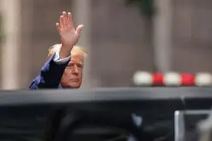 الجمهوريون يتمردون على الرئيس الأمريكي .. قبضة ترامب الحديدية تتآكل 17 fa03dc71cab768eb049f63aabc821064