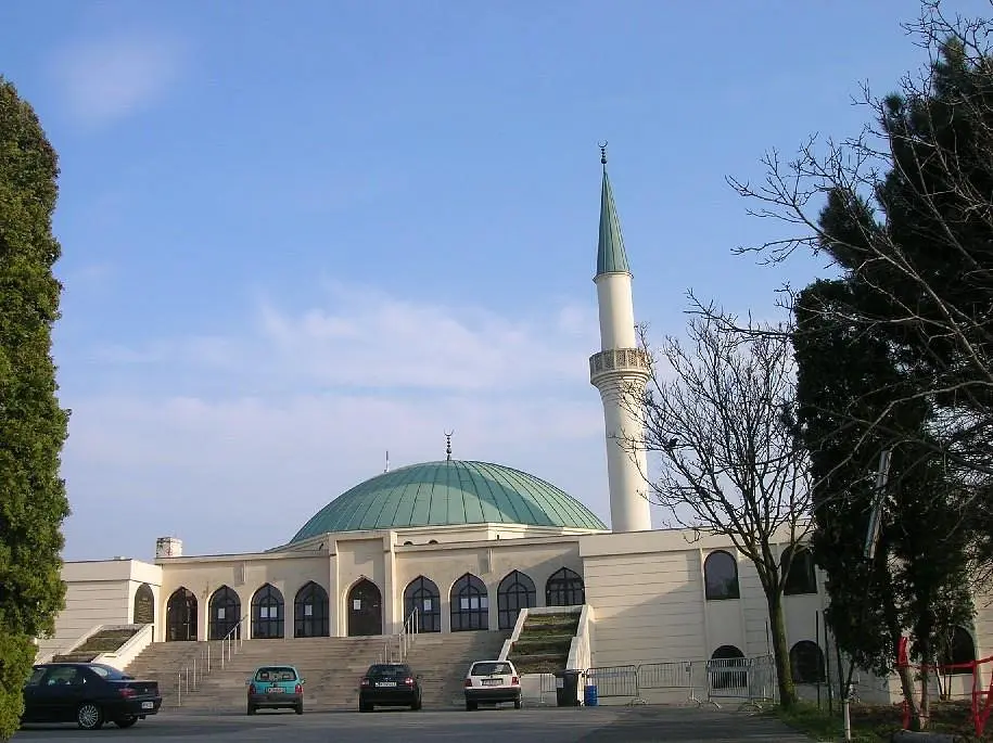 مجلس شورى الهيئة الإسلامية في النمسا يناقش تحديات المسلمين وينتخب قيادات جديدة 2 getlstd property photo