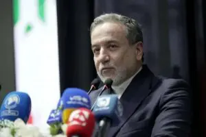 تصعيد جديد .. واشنطن تبدأ قصف إيران وطهران تعلّق المفاوضات النهائية 15 Araghchi Mehr