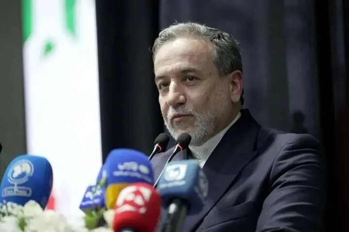 تصعيد جديد .. واشنطن تبدأ قصف إيران وطهران تعلّق المفاوضات النهائية 1 Araghchi Mehr
