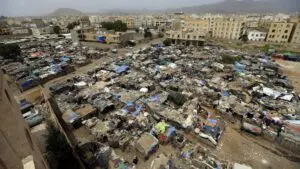 الحرب تغيّر موازين المجتمع في اليمن.. كيف أعادت الجبهات رسم حياة "المهمشين"؟ 18 SLUMS MUMASHEEN AFP