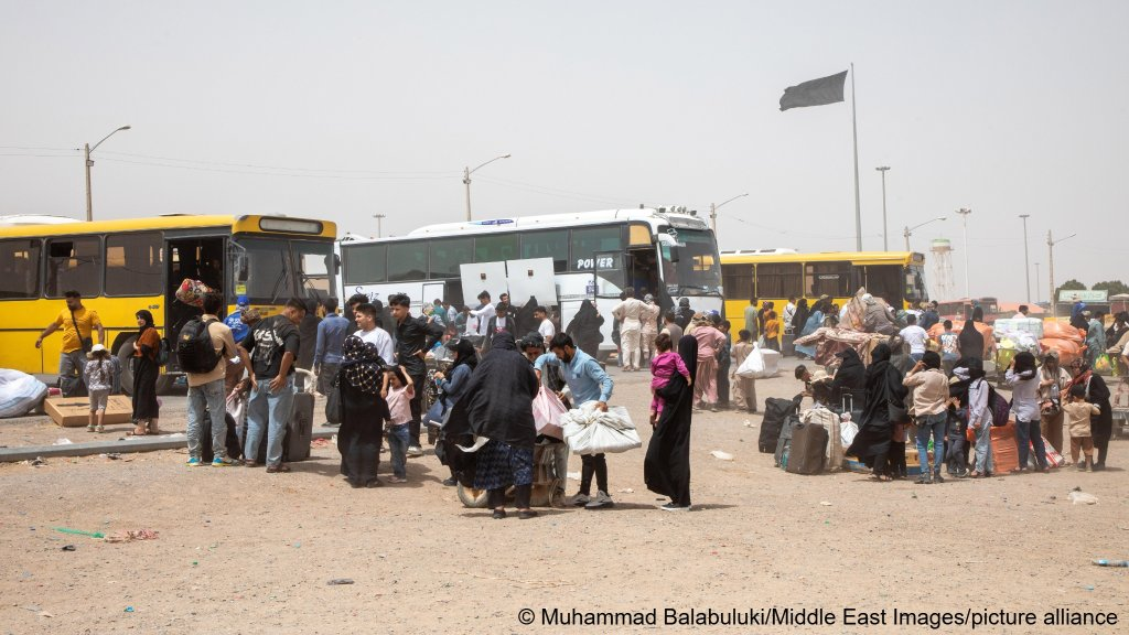 وفاة خمسة مهاجرين أفغان وفقدان 14 آخرين أثناء محاولة عبور الحدود إلى إيران 3 image 37