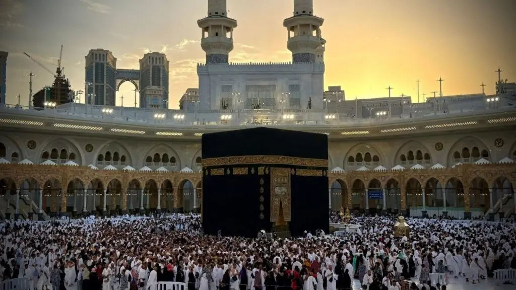 بالصور: موسم الأمطار يفاقم معاناة الروهينجا في ظل هشاشة البنية التحتية | أبرز الصور من العالم الإسلامي 34 photo 5890951309425315177 y