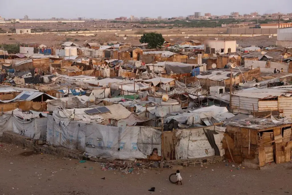 بالصور: موسم الأمطار يفاقم معاناة الروهينجا في ظل هشاشة البنية التحتية | أبرز الصور من العالم الإسلامي 5 photo 5947113186551074706 y