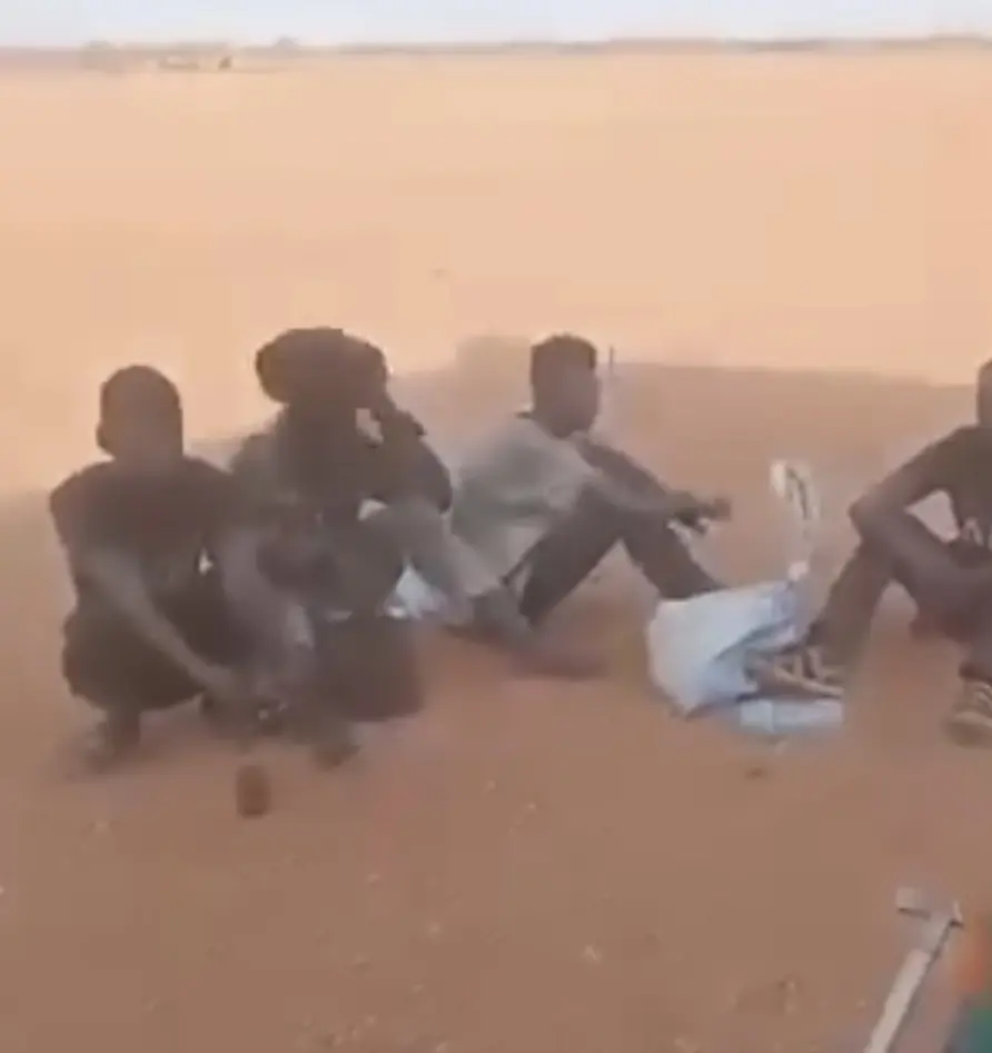 جبهة تحرير أزواد تدمر 24 مدرعة وتأسر جنودا روس من بينهم ضابط رفيع المستوى 11 ٢٠٢٦٠٧١٠ ١٧٣٤٤٦