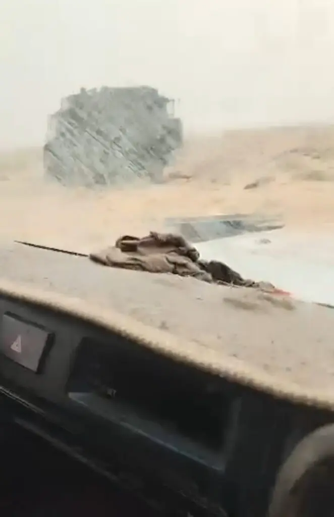 جبهة تحرير أزواد تدمر 24 مدرعة وتأسر جنودا روس من بينهم ضابط رفيع المستوى 5 ٢٠٢٦٠٧١٠ ١٧٣٥١٨