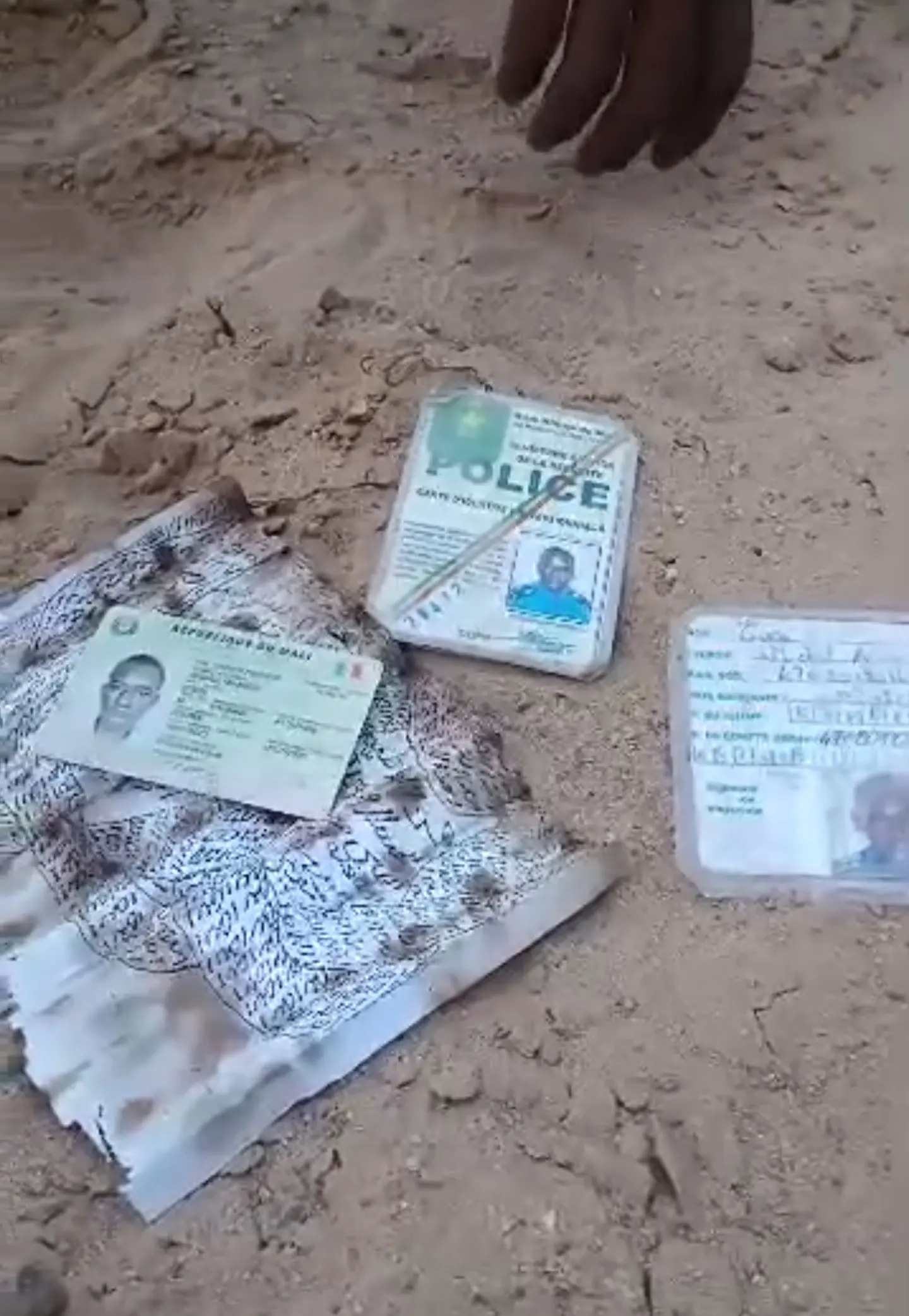 العثور على أوراق سحر مع عناصر من الجيش المالي.. ما علاقة شعب الدوجون بالسحر؟ 1 ٢٠٢٦٠٧١٤ ١٦٤٧٥٨