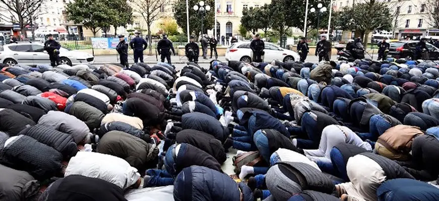 الإسلام في مرآة اليمين الأميركي.. كيف تحوّل من «تهديد حضاري» إلى رمز للانضباط؟ 5 5c559b6504e7b649956087