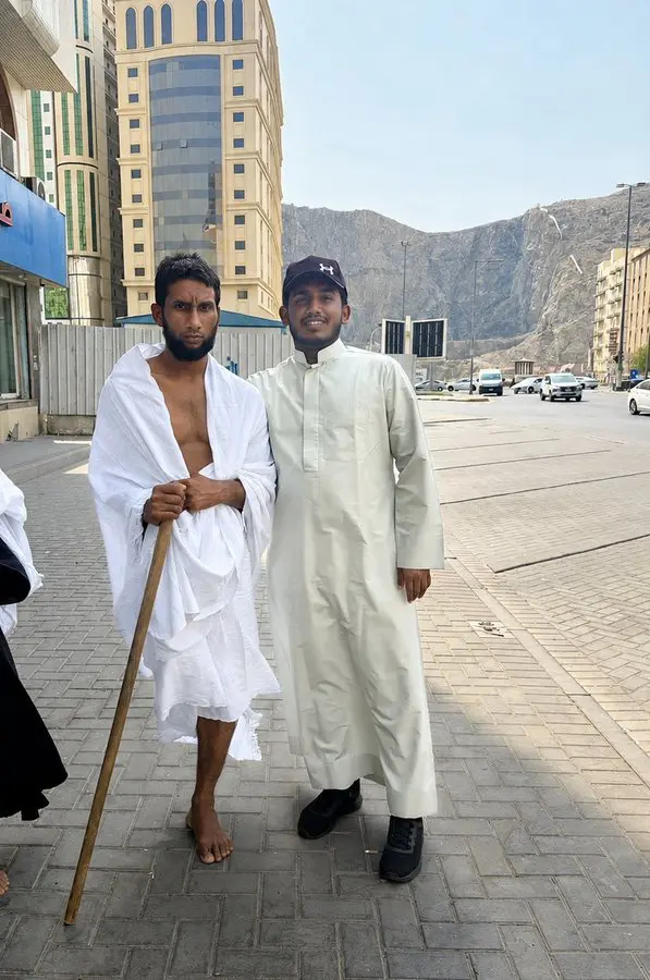 وقف يدافع عن المسجد بساق واحدة.. قصة مسلم من عكاز في نيبال إلى رحاب مكة 5 HPMw43DXUAEMW1W