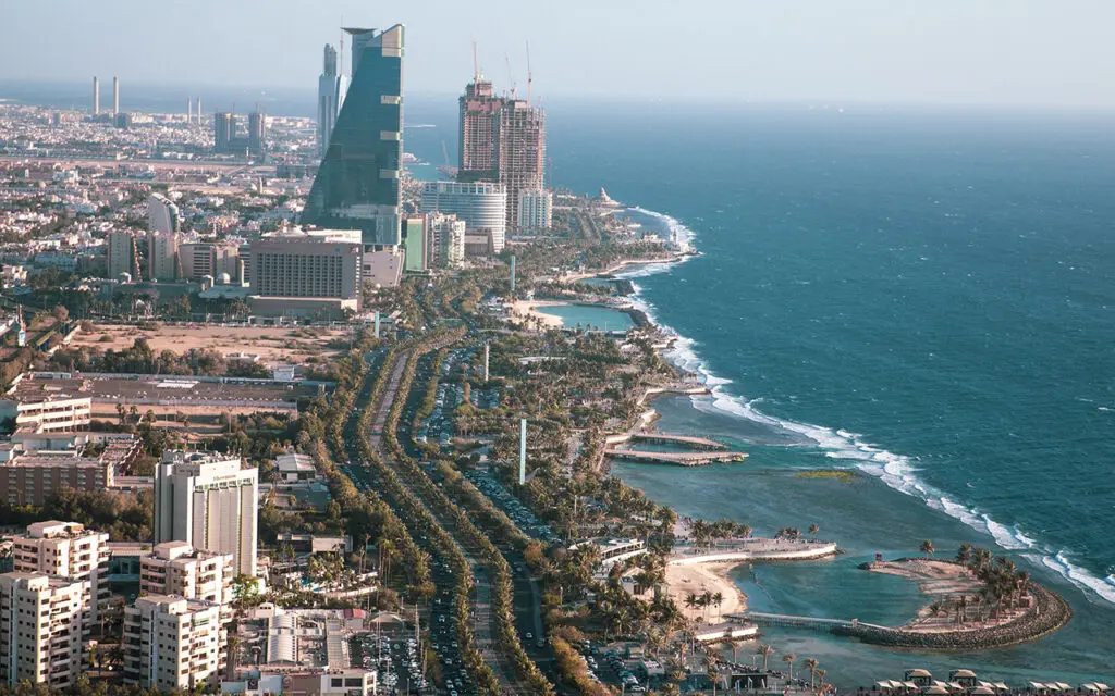 مقتل 4 بحارة في هجوم حوثي على سفينة بالبحر الأحمر.. نقل الجثامين والمصابين إلى جدة 3 a52109b6b41e 65486