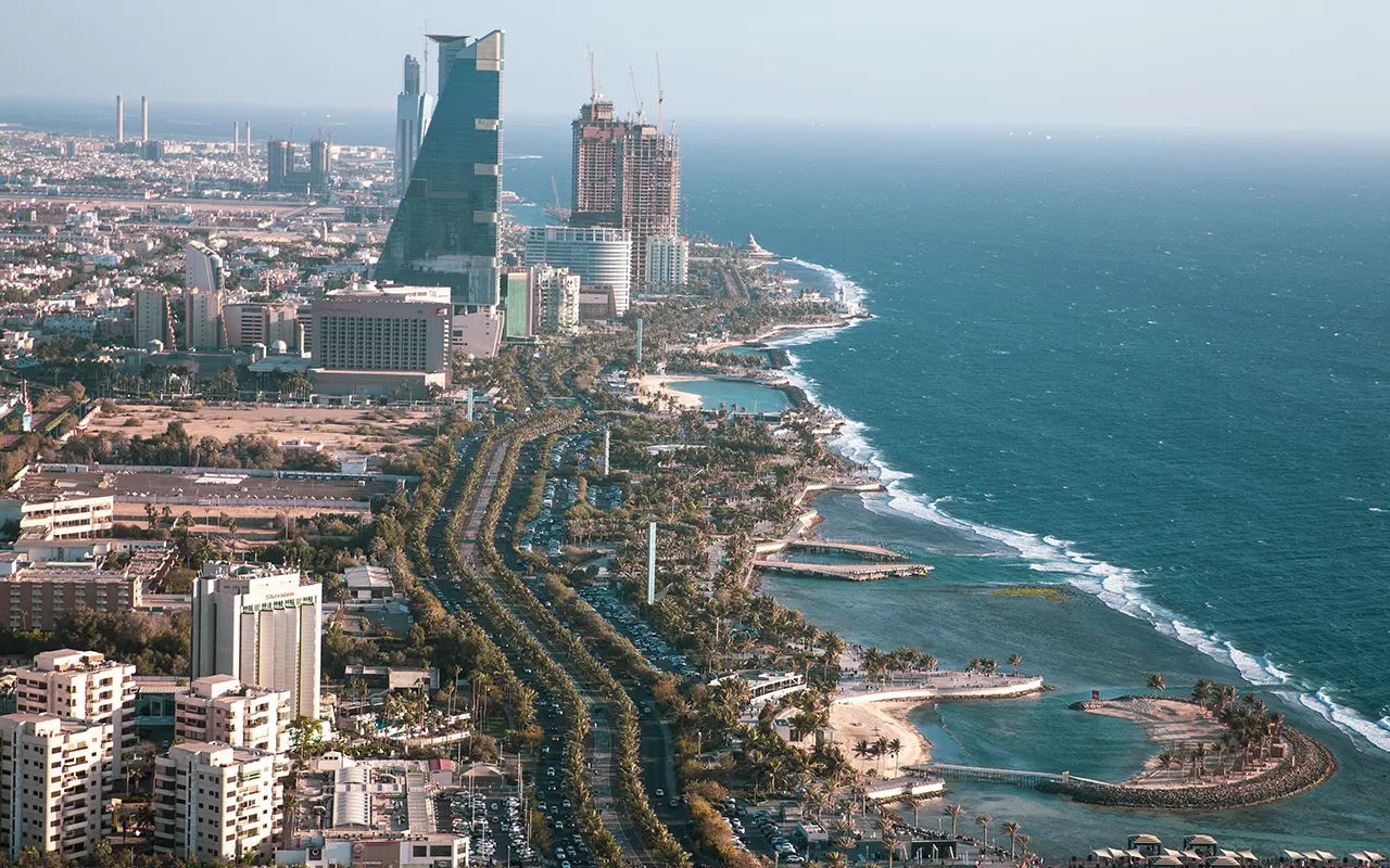 مقتل 4 بحارة في هجوم حوثي على سفينة بالبحر الأحمر.. نقل الجثامين والمصابين إلى جدة 5 a52109b6b41e 65486