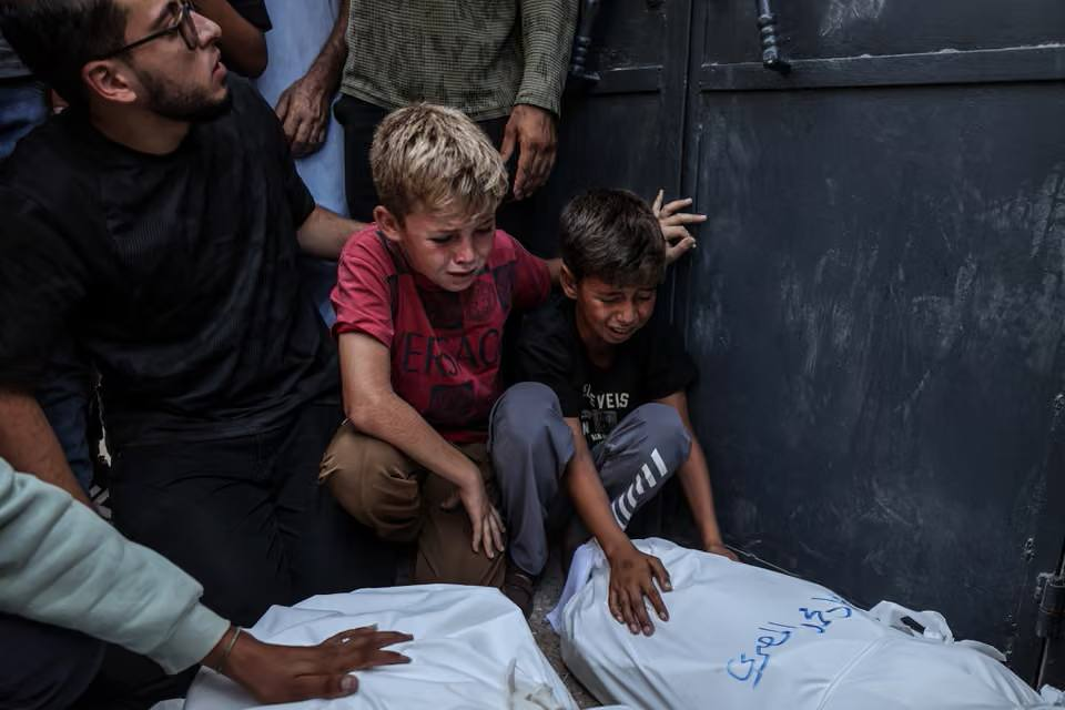 بالصور: شُهُب في سماء البوسنة وفيضانات في باكستان | أبرز الصور من العالم الإسلامي 9 image 134