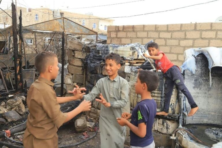 بالصور : حرائق مروعة بالجزائر وإحياء ذكرى إبادة الروهينجا | أبرز الصور من العالم الإسلامي 40 image 164