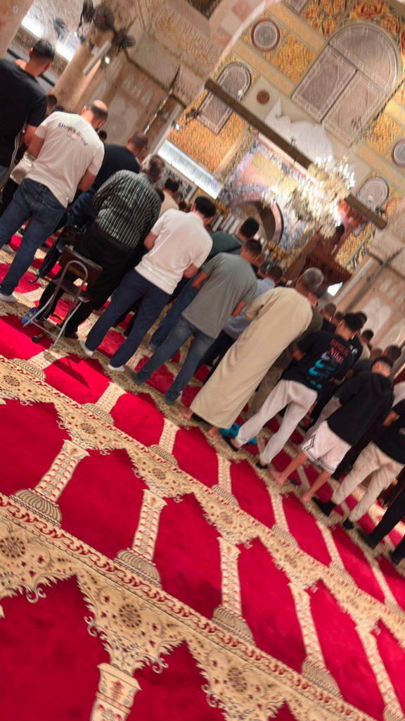 بالصور: حياة الفلسطينيين بين الأنقاض والخيام وحرائق غابات بإندونيسيا| أبرز الصور من العالم الإسلامي 2 image 59