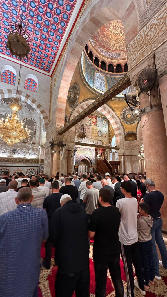 بالصور: حياة الفلسطينيين بين الأنقاض والخيام وحرائق غابات بإندونيسيا| أبرز الصور من العالم الإسلامي 4 image 61