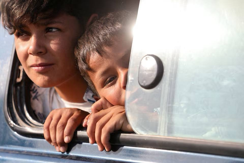 بالصور: حياة الفلسطينيين بين الأنقاض والخيام وحرائق غابات بإندونيسيا| أبرز الصور من العالم الإسلامي 14 image 86