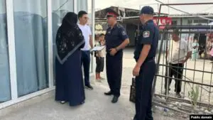 جدل الحجاب يتجدد في آسيا الوسطى.. قيود مشددة في طاجيكستان وأوزبكستان بينما تهدد كازاخستان بسحب تراخيص المدارس التي تسمح به 17 9d5062f2 ade9 4fd7 2175 08ddd95ed638 cx0 cy12 cw100 w650 r1 s