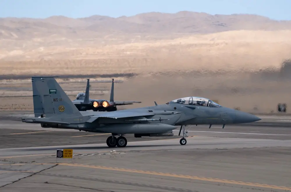 باكستان تلوّح بتفعيل اتفاق مكة مع اتساع الحرب بين السعودية والحوثيين 4 Saudi F 15SA