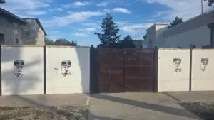 صربيا: لا تقدم بعد قرابة شهرين في التحقيق بعبارات مسيئة وصورة راتكو ملاديتش على مُصلّى إسلامي 19 ba3e5f02 b98f 4f1c 8b3b 49f445c2814c 1067x600 1
