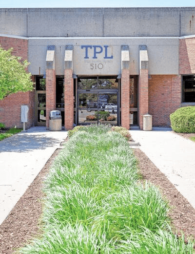 رجل مسلح يهدد بقتل أربعة مسلمين في مقاطعة أوكلاند والشرطة الأمريكية تصادر 19 سلاحًا 2 image 158