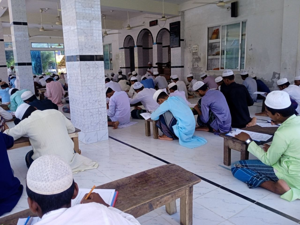 بالصور: أطفال النزوح في اليمن والحياة اليومية للاجئين الروهينجا| أبرز الصور من العالم الإسلامي 13 image 204
