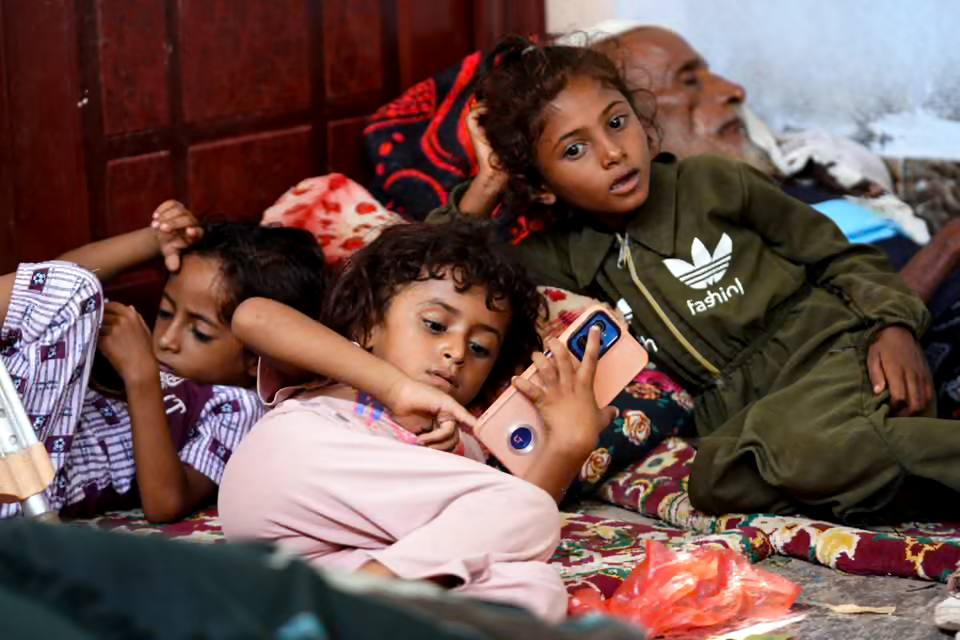 بالصور: أطفال النزوح في اليمن والحياة اليومية للاجئين الروهينجا| أبرز الصور من العالم الإسلامي 25 image 208