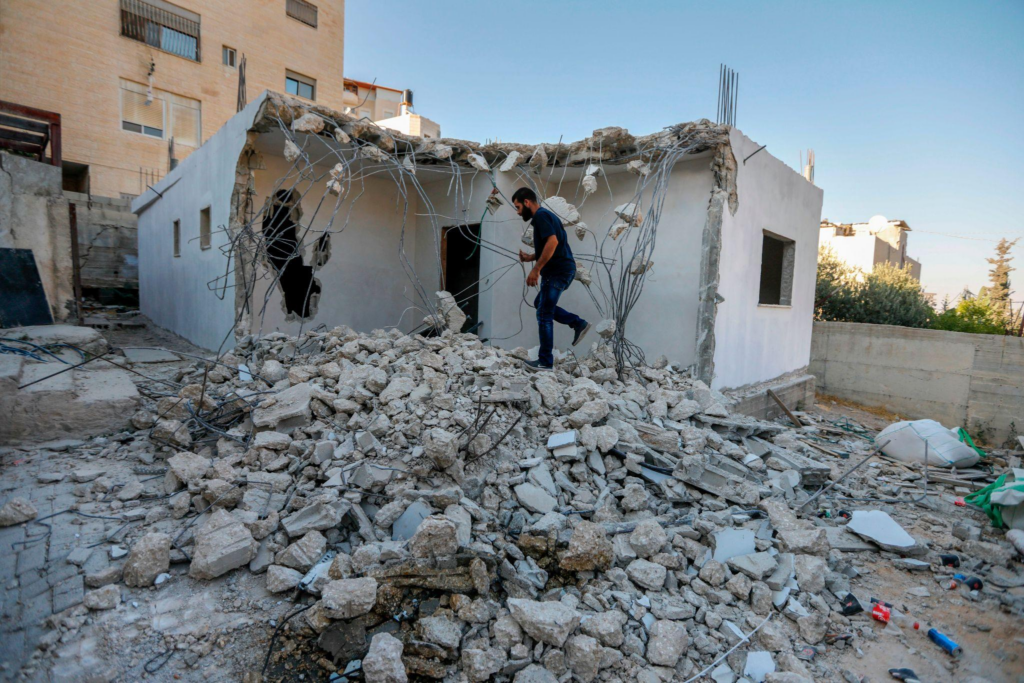11,620 عملية هدم وتدمير لممتلكات الفلسطينيين خلال ثلاث سنوات.. والقدس تواجه سياسة «الهدم الذاتي» 4 image 80