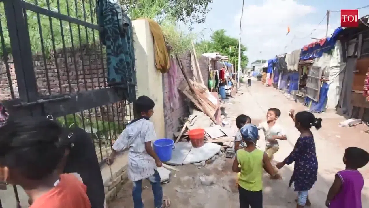 اللاجئون الروهينجا في دلهي يفتقدون لأدنى الخدمات وخيامهم تغمرها المياه