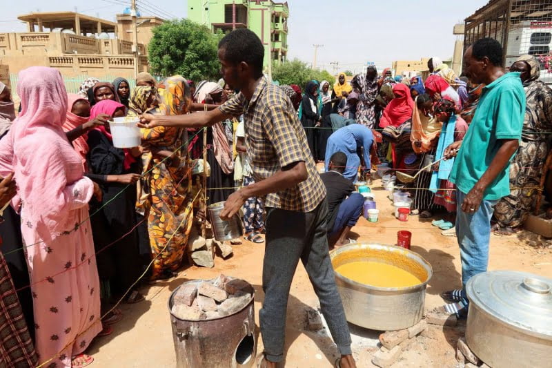 كيف هي حياة السودانيين مع الحرب؟ 10 GA16rcAWoAASRoN