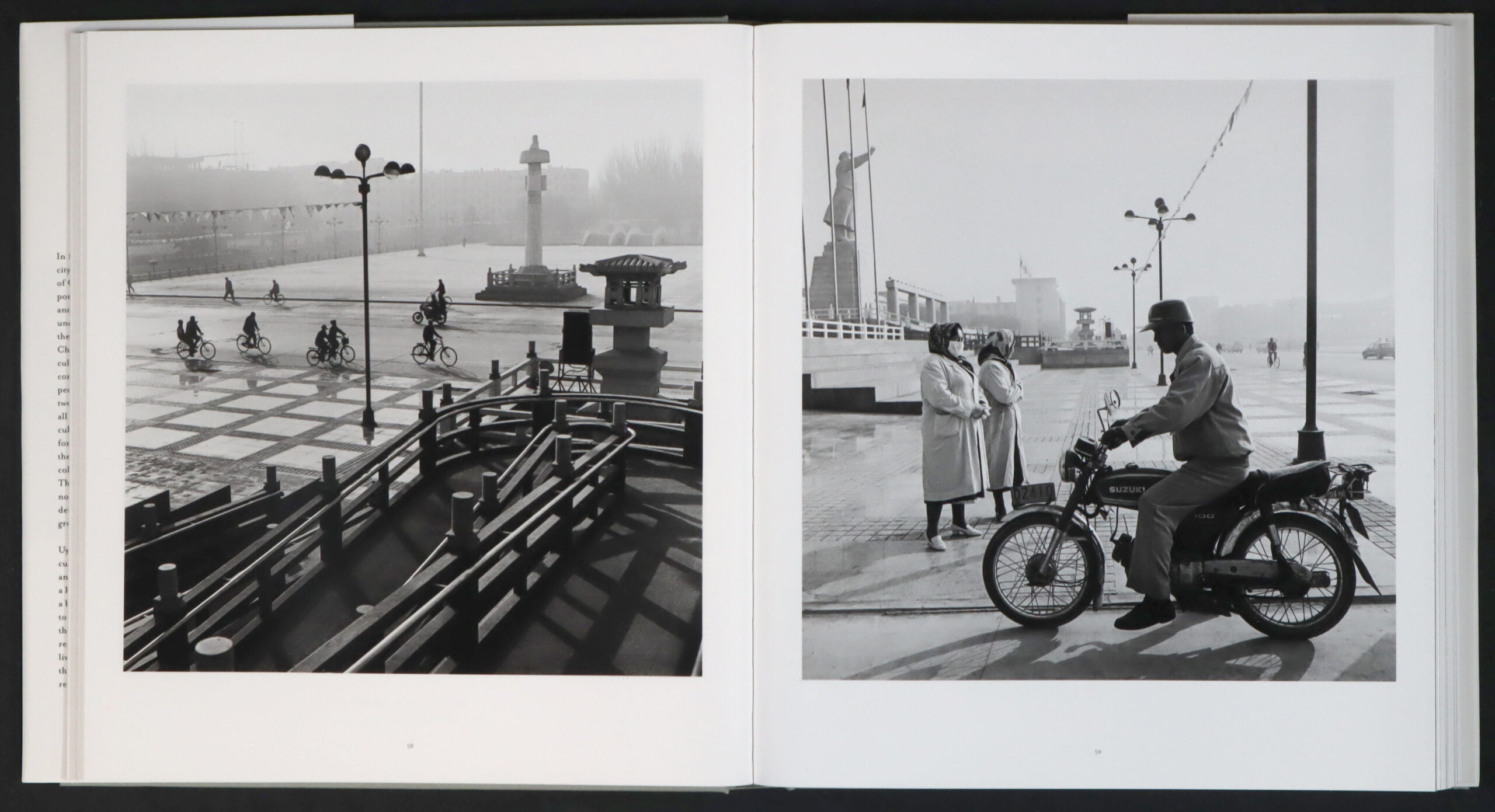 كتاب صور جديد يوثق حياة الإيغور في التسعينات