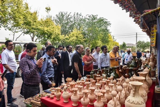 الخبراء ينددون بالرحلات إلى تركستان الشرقية باعتبارها “سياحة إبادة جماعية”