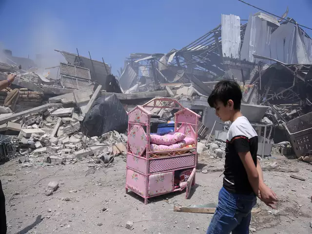 في غزة، هناك حرب على النساء. هل سيتجاهلها الغرب حقا لأنهم "ليسوا مثلنا"؟ 42 في غزة، هناك حرب على النساء. هل سيتجاهلها الغرب حقا لأنهم “ليسوا مثلنا”؟