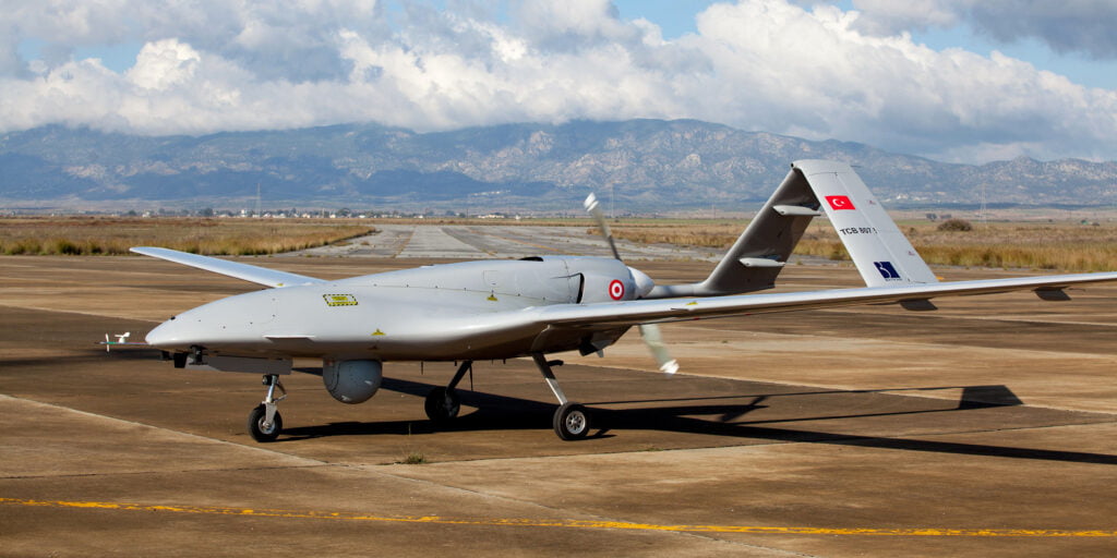 انتشار الطائرات بدون طيار المقاتلة في أفريقيا يهدد حياة المدنيين 4 GettyImages 1189027346 Bayraktar TB2 drone