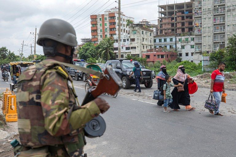 ضحايا إطلاق النار يملؤون مشرحة مستشفى في بنغلاديش وتخفيف لانقطاع الإنترنت 3 IMG 20240726 123000 456
