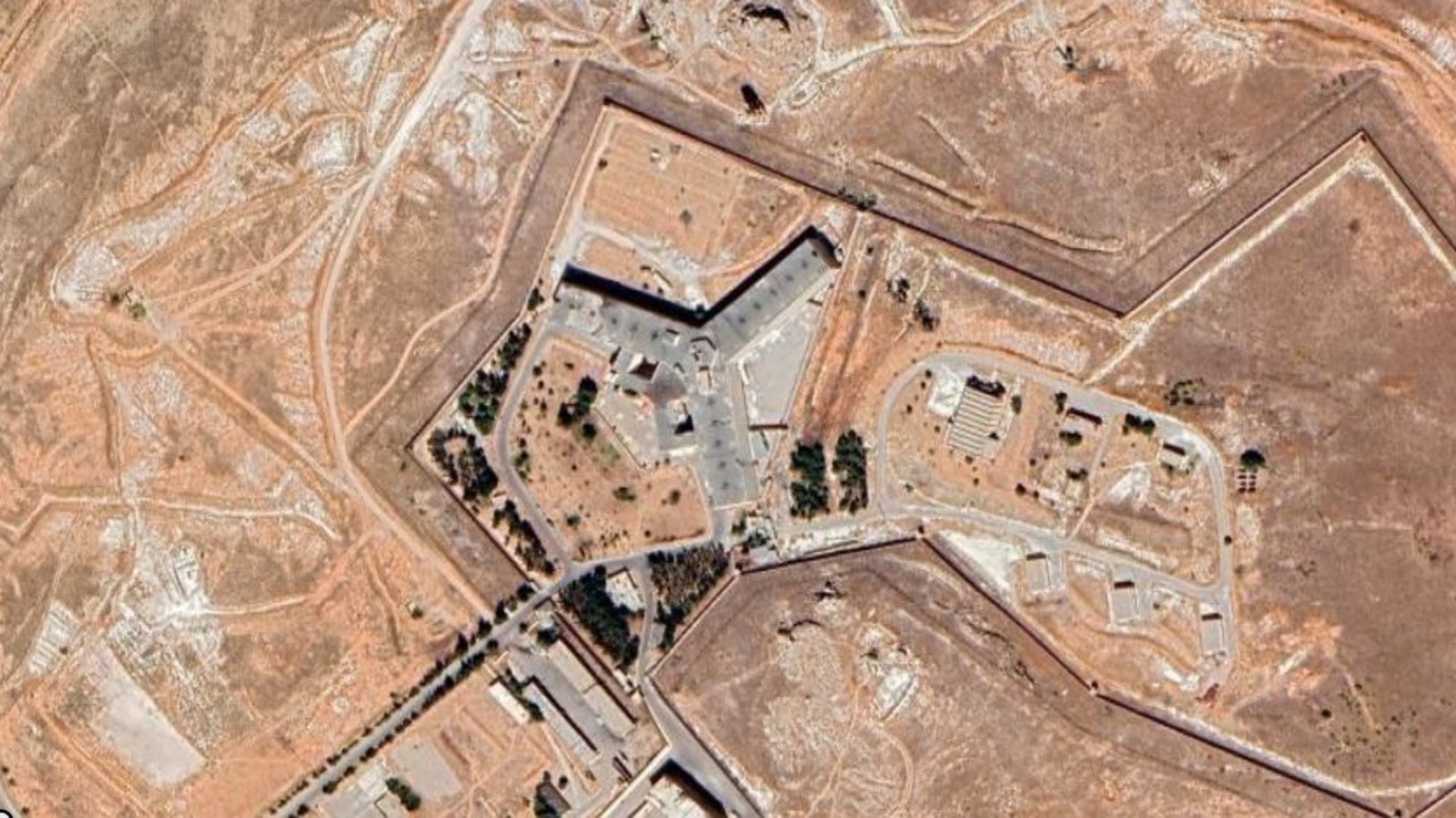 أبرز اللقطات من تحرير السجون السورية