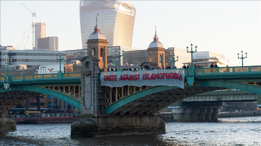 "تحيزا هيكليا ومنهجيا" في التغطية الإعلامية البريطانية للمسلمين 27 “تحيزا هيكليا ومنهجيا” في التغطية الإعلامية البريطانية للمسلمين