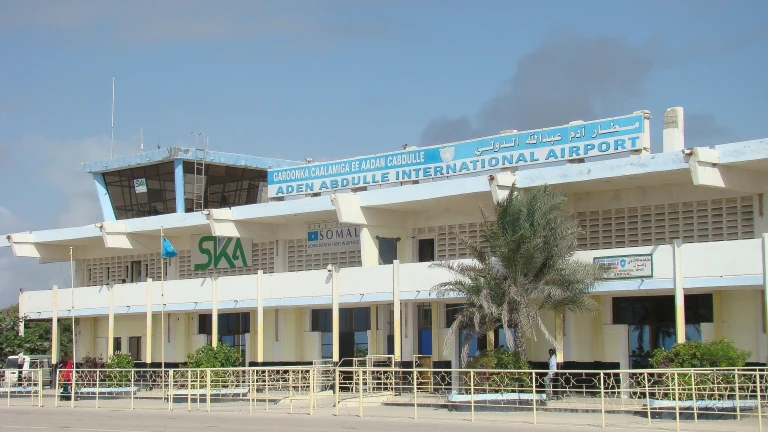 الإدارة التركية لمطار مقديشو الدولي: تاريخ من الاتهامات