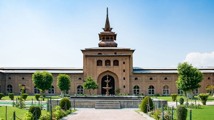 تقرير وصل الأسبوعي للعالم الإسلامي: أبرز الأحداث الأسبوع الثالث من شعبان 43 Jama Masjid Srinagar 696x392 1 1