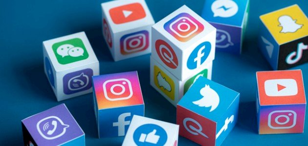 الذكاء الاصطناعي والعلاقات الاجتماعية: بين التقارب الرقمي والتباعد الإنساني 2 وسائل التواصل الاجتماعي وأثرها على المجتمع