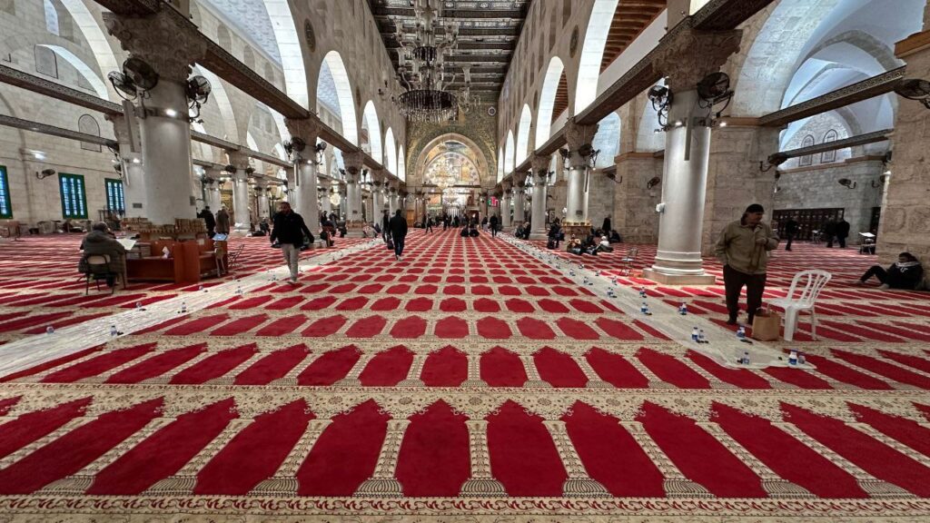 حصاد الأسبوع: أبرز الصور من العالم الإسلامي 33 IMG 20250308 011008 905